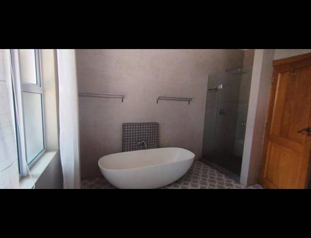 4 BEDROOM HOUSE FOR SALE IN LAKEFIELD